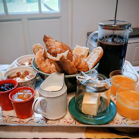 D'hotes Proche St Emilion Avec Petit Dejeuner ベッド・アンド・ブレックファスト Saint-Germain-du-Puch